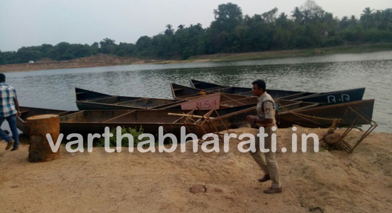 ಬಂಟ್ವಾಳ: ಅಕ್ರಮ ಮರಳು ಅಡ್ಡೆಗೆ ಪೊಲೀಸ್ ದಾಳಿ; ಬೋಟ್ ಸಹಿತ ಮರಳು ವಶ